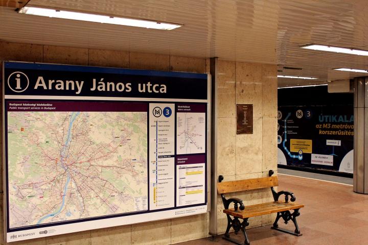 Arany János utca - Ferenciek tere