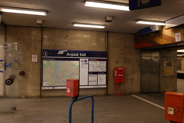 Árpád híd metróállomás