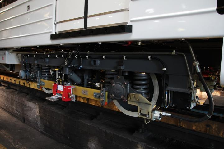 Képek az új szerelvényekről / Pictures of the new subway cars