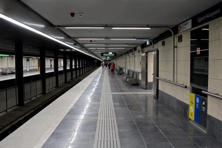 Megújult Újpest-központ végállomás